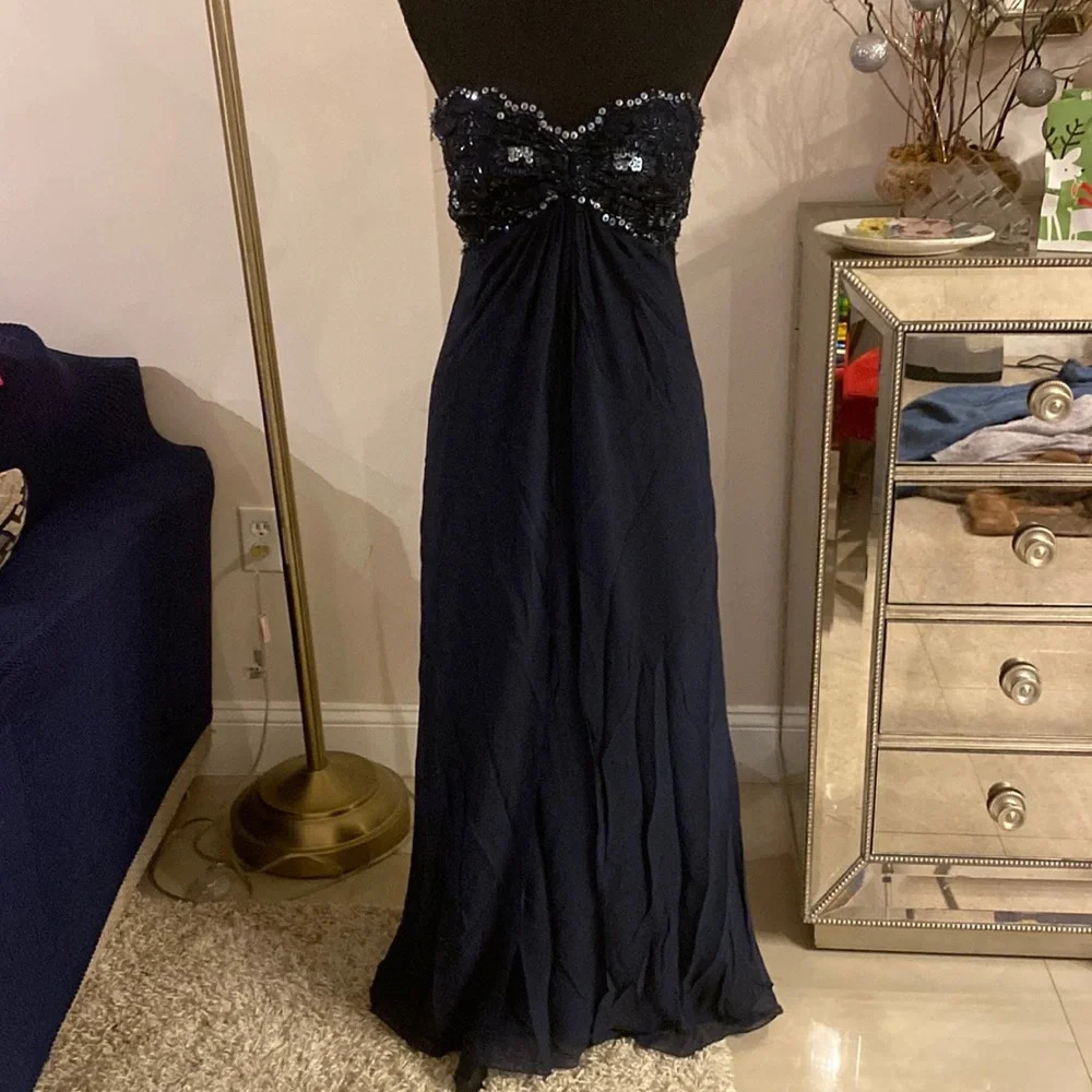 Tadashi evening dress size 2P - Picture 2 of 7